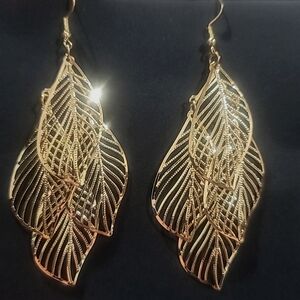 Gold Leaf Dangling Earrings